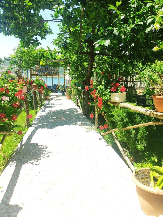 Erda Lakeside Guesthouse Lini Exterior foto