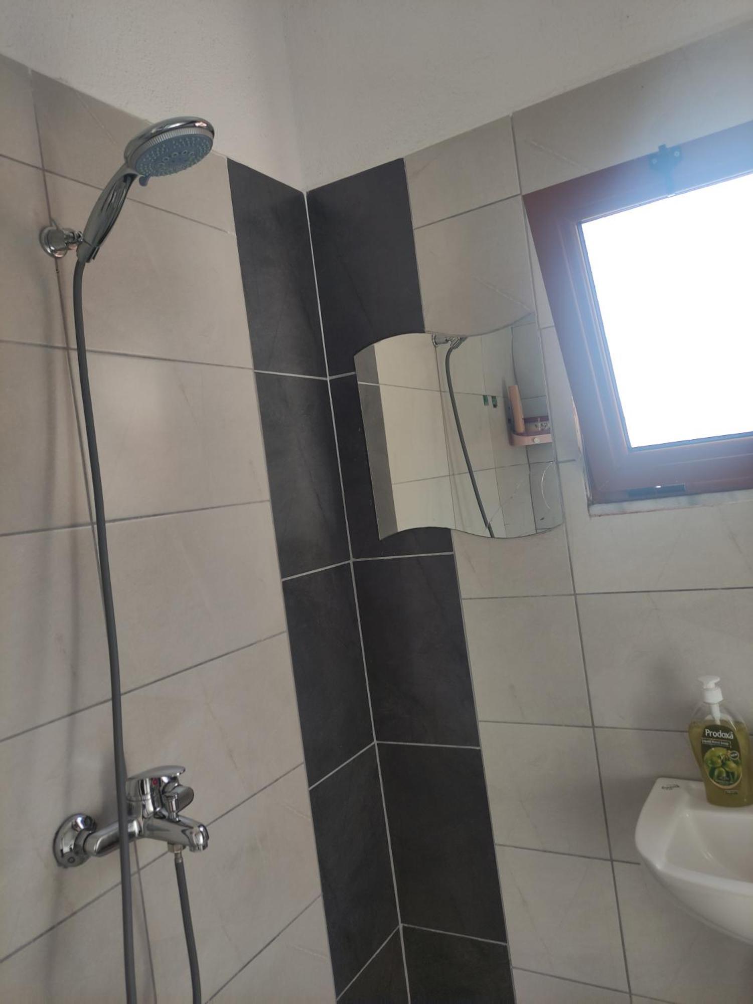 Erda Lakeside Guesthouse Lini Zimmer foto