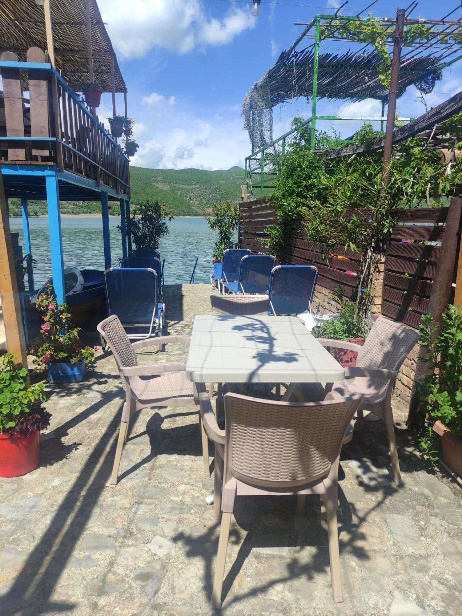 Erda Lakeside Guesthouse Lini Exterior foto